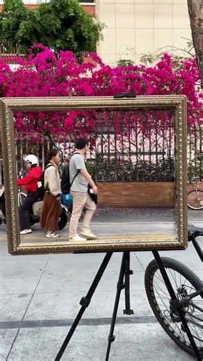 Charming Afternoon: Strolling Past the Flower-Filled Wall FloralWalks UrbanNature