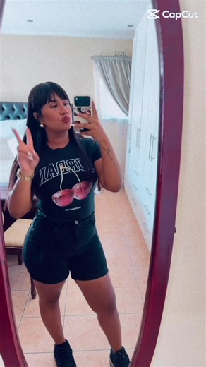 Stylish Teacher Off-Duty Look