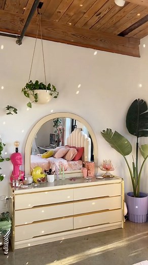  mini room tour  still need to hang up my art, put up some curtains, and get a rug! what do you think of my bedroom so far? 殺 | Kelly Marcelo | Facebook