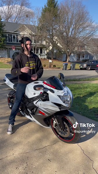 Motorcycle Cornering Tips: Lane Positioning for Better Control