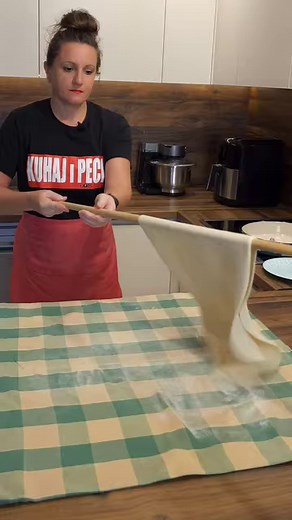 330K views · 1.7K reactions | Biti će ovo jedna odlična starinska pita. Vjerovatno je mnogi nisu probali, niti čuli za nju Video recept će uskoro biti na mome YouTube kanalu ‍ #pita #kuhajipeci #recepti | Kuhaj i Peci | Facebook