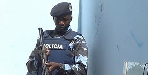 Angola - Polícia Nacional desmantela quatro grupos que faziam assaltos à mão armada - RTP África