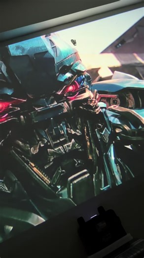 Kaya napadaan to sayo kasi kailangan mo. No need na manuod ng sine, gawin sinehan ang bahay or kwarto mo. #projectror