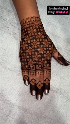 delhi.mehandi | Back hand mehndi design 💞💞💞💞 #henna #art #explore #trend #mehndi #hennadesigns #hennaart #hennaartist #mehendi #aesthetic #artistic... | Instagram