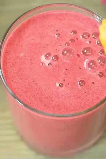 Super Healthy Beet Smoothie - 5 Ingredients!