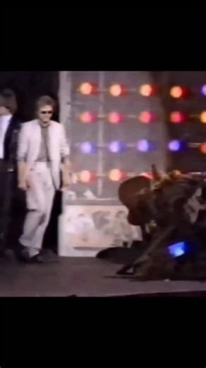Ben and Elliot present the award for most experimental music video at the inaugural MTV Video Awards in 1984. Who tuned into this show live 42 years ago? | The Cars