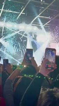 250118 Han jisung’s #holdmyhand solo_ 💖💖💖