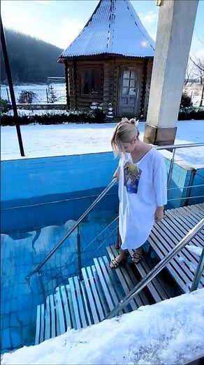 part670#Ice😱Cold#Water🌊Like Its Nothing👙#Russian#Winter🧊Swim#Russian GirlsMorning Ice#FreezingPool❄️
