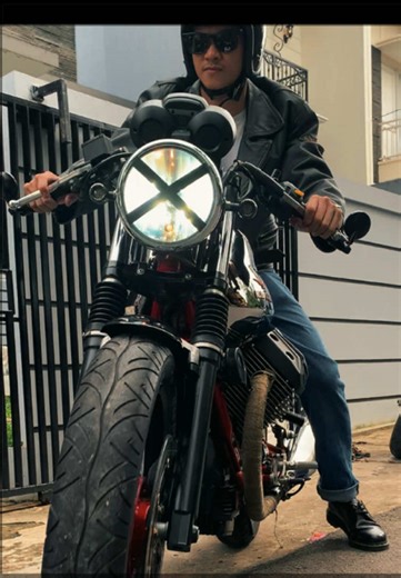 Exploring the Moto Guzzi V7: A Perfect Blend of Rock and Roll