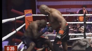 59岁麦考尔连续击倒KO对手, 成为打职业赛的最年长前重量级拳王