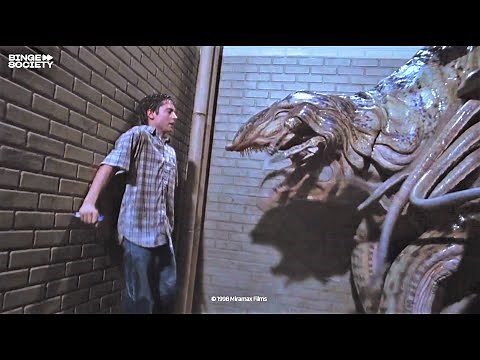 Imagine Facing an Alien Queen | The Faculty