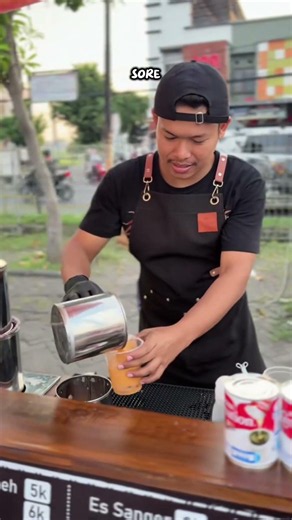 Delicious and Affordable Aceh Teh Tarik and Coffee at PPS Gresik Market