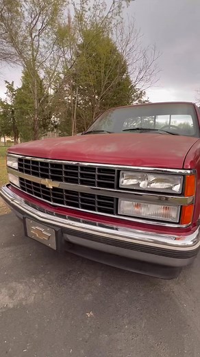 89 Chevy C1500 5,7l with mild cam, valve spring and roller rocker arms. Belltech 6/7 lowering kit and US mag 20“ wheels. Turn key and drive home!! @belltech @usmag #forsale #chevytruck #loweredtrucks #obs #obschevy | Andreas Huber