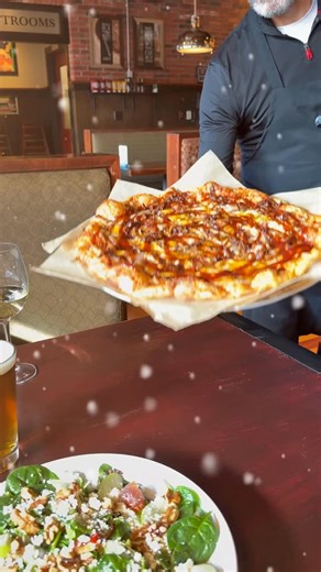 Uno Pizzeria & Grill on Instagram: "Merry Christmas, Uno’s style. 🎁🔥 Smoky brisket, tangy barbecue sauce, and melty cheese on a perfectly crispy thin crust, made for sharing (or not). Celebrate Christmas Day with the BBQ Brisket Thin Crust Pizza, available for a limited time on Uno’s Winter Menu."