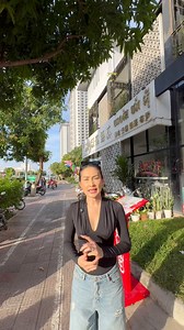 សួស្ដីពុកម៉ែបងប្អូន🙏 នេះជាទីតាំងសំរាប់ទំលាក់ឥវ៉ាន់ សំរាប់មូលនិធិទ្រទ្រង់ជនភៀសសឹក នៅថ្ងៃស្អែកទី 16 វេលាម៉ោង 10ព្រឹក Locations : https://maps.app.goo.gl/cgf78nRMnREcRz6W6?g_st=it ☎️ លេខទំនាក់នង 012332555. / 0968559727 | Tim Rotha ទឹម រដ្ឋា