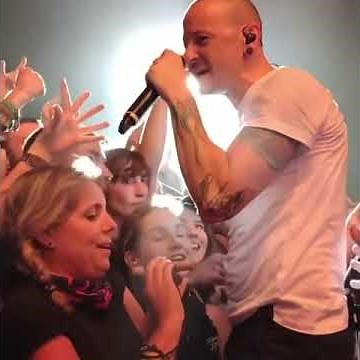 Chester Bennington Crawling Live Linkin Park