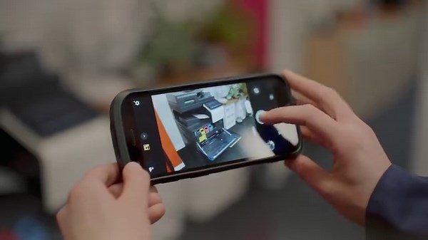 Make sure your delivery drivers and repair technicians are ready for every stop on every route when they head out for the day. Designed for life in the field, Zebra’s TC27 Mobile Computer is durable, lightweight and easy to carry, with a high-capacity battery that powers the longest shift. With fast and reliable 5G connection, needed information is never more than a few keystrokes away. Optimize routes to conserve time and fuel with GPS and real-time location technology. Use tap-to-pay to easily