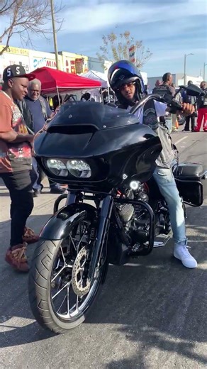 I know that’s not my Man Snow coming in like that👑👑🔥🔥