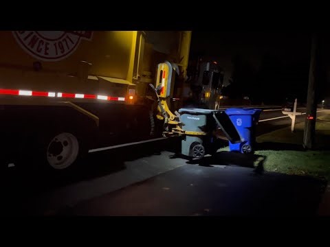 Peterbilt 520 Labrie Automizer Whipping Lids