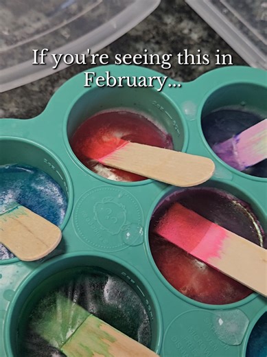 Toddler activities don’t have to be complicated to be effective. This easy setup helps build fine motor skills, problem-solving, and creativity — while keeping your toddler busy long enough for you to breathe 🫠💛 Perfect for stay-at-home parents, busy days, or when you need a low-prep win that actually supports development. #toddleractivities #sahm #diy #toddlerplay #snowdayfun