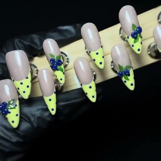 Easy Spring Nails 🌸 DIY Aura Nails + Almond Shape in 60s | Nail Art at Home #shorts