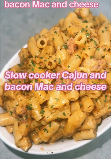 Slow Cooker Cajun Bacon Mac and Cheese Recipe