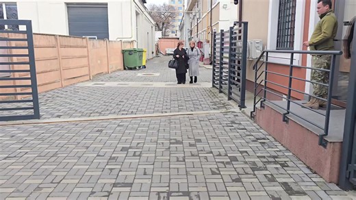 Rămăne cu măsura controlului judiciar pe cauțiune G-ral maior(rz) medic Ioniță Radu Florentina( la data faptei comandantul spitalului militar Xarol Davila) pentru următoarele 60 de zile. Instanta admite cererea inculpatei de sesizarea CCR cu privire la statului judecătorilor și procurori militari Decizia este definitivă Curtea Militară de Apel Bucureşti în dosarul nr 2/81/2026 Tip Complet: C4DL Tip solutie: Soluţionare Solutia pe scurt: I. Admite cererea formulată în dosarul nr.2/81/2026 al Curț