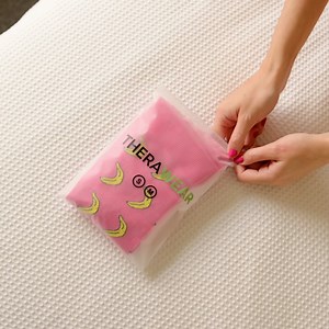 Save up to 45% on New Zealand's comfiest compression socks 🇳🇿👇 Free Same day shipping 🚚 Compostable packaging 🌱 Over 40,000 Happy Customers 📦 200 5 Star Reviews 🙌 | TheraWear Compression