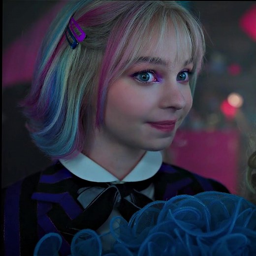 Creepy Curls: Embrace Enid Sinclair's Hair Trend