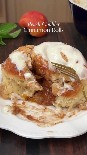 Peach Cobbler Cinnamon Rolls Recipe