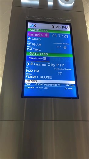 Navigating the LAX Gate Experience: Travel Tips and Aesthetics