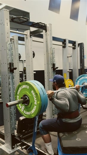 Box Squats will teach you proper squat form. #fitness #motivation #boxsquats #hardtraining #barbell