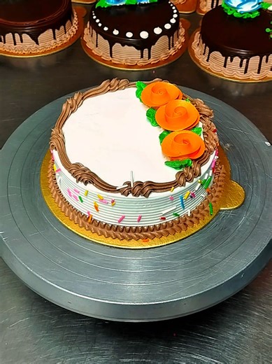 Elegant Vanilla Cake Design Inspiration