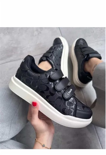 Unisex Coach Sneakers: Season Highlights in Guayaquil