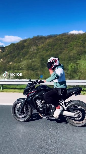 #chill 🖤 #fy #fypシ゚ #fyp #motorcycle #sun #drive #foryou