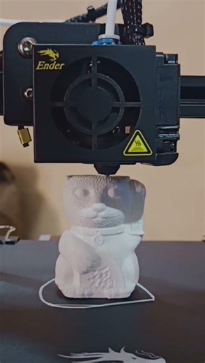 From a simple digital design to a beautifully detailed physical model — this 3D printed cat.