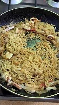 Pimped-Up Spicy Instant Noodles