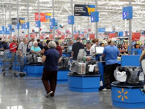 High Ridge Walmart Opens to a Crowd