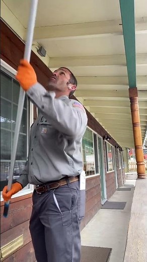 Cob Web Removal Tips | How to Quickly Remove Spider Webs | Commercial Pest Management | Versa-Tech®