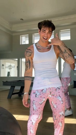 Thomas Petrou | Rate the fit | Instagram