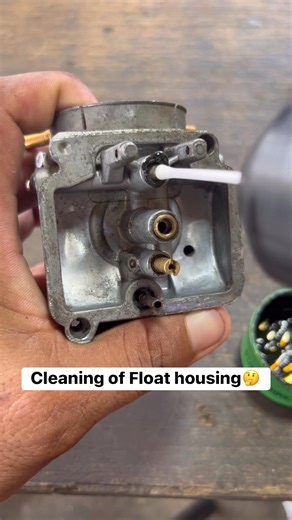 Cleaning of Float housing #reelsviralシ #fbreelsfypシ゚ #fbreelsvideo #mechanic #carburetor #cleaning #Floats | Rosy Mae Agustin Belarmino
