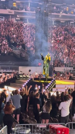 Rob Coxen on Instagram: "Blinding Lights @theweeknd The Weeknd June 5, 6, 7, 2025 #mikedean #synth #synthgod #theweeknd #afterhours #abel #abeltesfaye #laser #lightshow #fyp #viral #afterhourstildawntour"