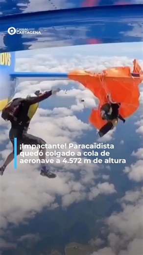 Canal Cartagena | Siempre junto a ti on Instagram: "#CartagenaNoticias | Un incidente grave ocurrió durante un salto en paracaídas grupal en Mission Beach, cerca de Cairns, en el norte de Australia. El hecho tuvo lugar el 20 de septiembre en el evento Big Ways at the Beach, donde expertos en formaciones aéreas se reunían para practicar. Uno de los participantes quedó enganchado en la cola de un avión Cessna Caravan al salir, y un video del momento se volvió viral recientemente en plataformas dig