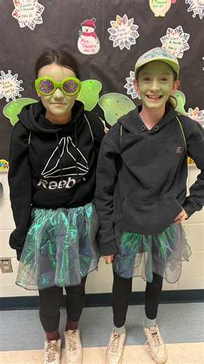 What an incredible House Spirit Rally we had this past Friday! The energy was through the roof as our students battled it out for house points! 🎉 From sweep the potato/toilet plunger relay to the sticky find the Skittles in whipped cream challenge. These challenges were all in the name of fun and friendly competition. 💪 A HUGE congratulations to the winning team: Team Green! 💚 After a fiercely fought competition, Team Green emerged victorious, earning themselves a well-deserved free period an