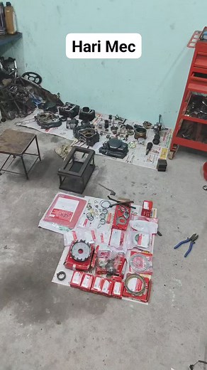 48K views · 810 reactions | Full Restoration Karizma Engine All Spear Parts #harimec #automobile #engine #karizmar #restoration | Hari Mec | Facebook