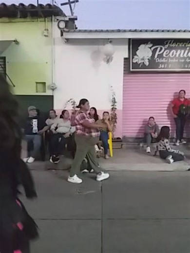 2.8K views · 37 reactions | Danza Azteca Huitzilopochtli de Tuxpan, Jalisco en el XXVII Encuentro Nacional e Internacional de Danzas Ancestrales 16 dr Noviembre 2025. #mipuebloysustradicionestuxpanjalisco #paratodos | Mi Pueblo y sus Tradiciones Tuxpan, Jalisco. | Facebook