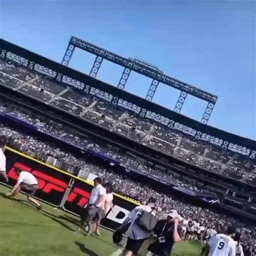 2blea🐐 on Instagram: "#sigueme nadie te controla . . . #anuel #fyp #reelsinstagram #parati"