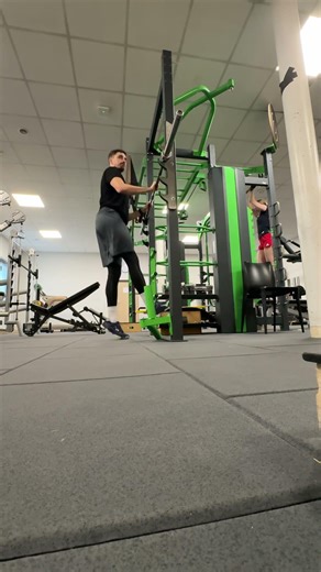 SL hop - hand assisted