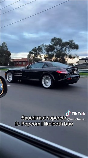 Mercedes Benz SLR McLaren, these are rare as hens teeth I think I’ve only seen one other in real life #fyp #lifeinaustralia #metaglasses