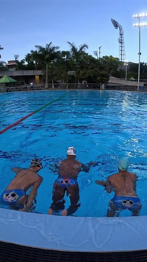 Una obra cinematografica de les chiques superpoderoses 🩵❤️💚 💦🌊🐋😂 . . . . . . . . . . . #powerpuffsgirls #chicassuperpoderosas #supernenas #bombon #burbuja #bellota #agua #natacion #swimming #water #parati #hazmeviral #fypシ #mal #recommendations #medellin #colombia #viraltiktok #cactus #blossom #nadadores #cosasdenadadores #finswimming #swimmingpool #training #sentadilla #www #cartoonnetwork #a #girlpower #elle #yo #u #amigos #sun #power #fins #deep #gopro #hero #superpowers #bff #sports #s